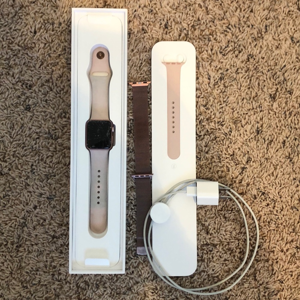 Broken screen Apple watch series 2 38mm